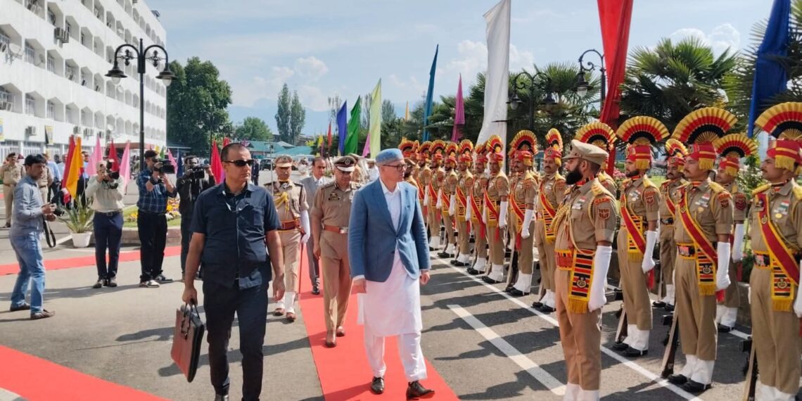 Darbar Move resumes in Srinagar after a four-year gap