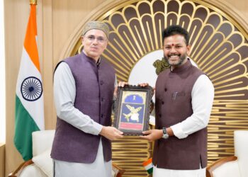 CM Omar Abdullah Meets Civil Aviation Minister, Seeks Review of Srinagar Airport Closure