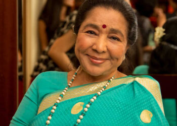 Veteran singer Asha Bhosale passes away
