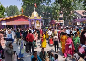 Thousands Participate in Kheer Bhawani Mela at Tulmulla, Ganderbal