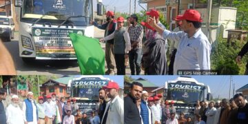 30 Progressive Farmers from Budgam Flagged Off for Exposure Visit to PAU Ludhiana