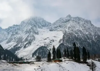 Season’s First Snowfall At Zero Point Sonamarg, Razdan Pass & Afarwat Gulmarg; Rains Lash Kashmir Plains