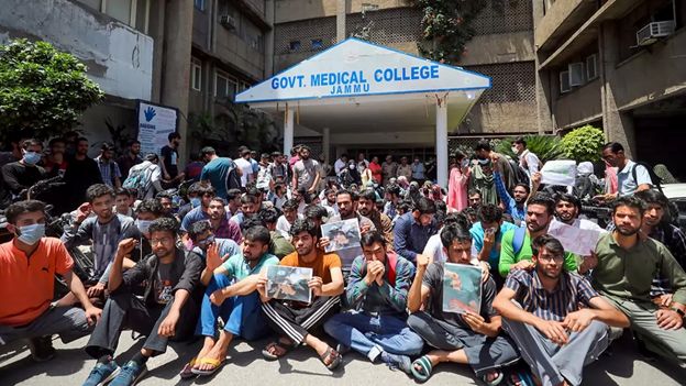 5 students injured in scuffle at GMC Jammu