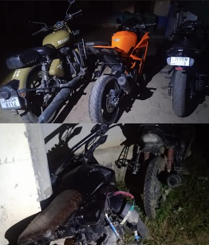 5 Motorcycles Seized In Chandoosa For Document Deficiencies: Police