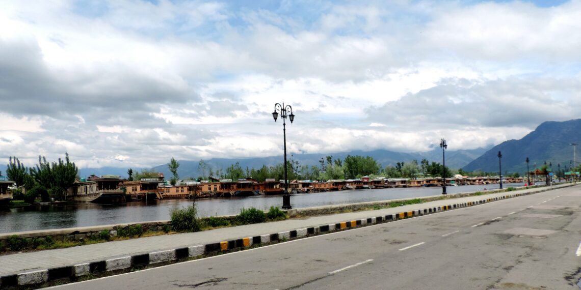 COVID-19: A deserted view of tourist hub Boulevard road on the banks of famous Dal Lake in Srinagar amid  lockdown