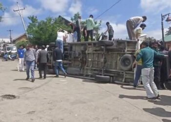 Tourist Vehicle Skids Off Road in Tangmarg After Brake Malfunction