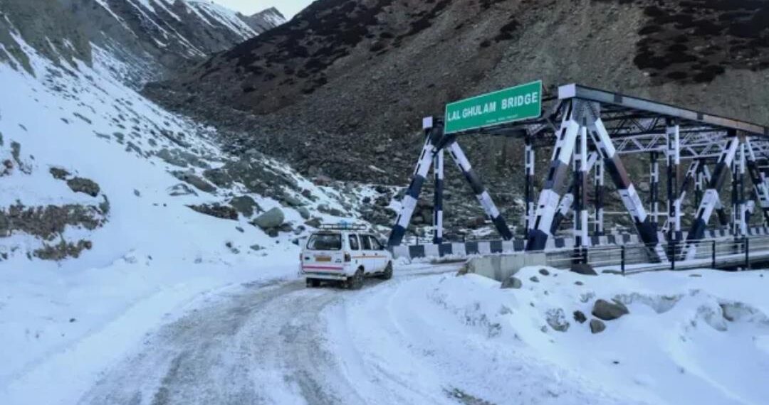Mughal Road Temporarily Closed After Season’s First Snowfall