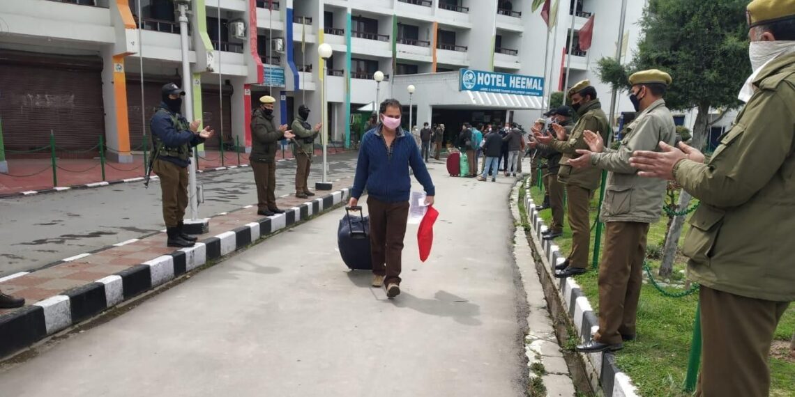 First group of 78 people complete quarantine, walk home