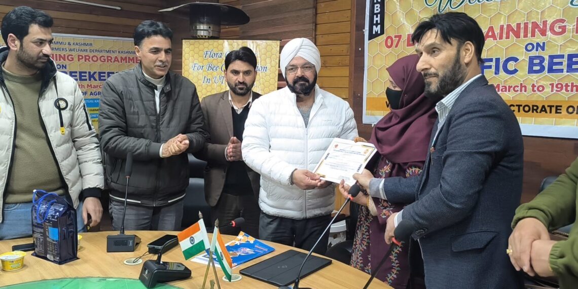 7-Day Scientific Training for Beekeepers culminates at Agriculture Complex Lalmandi