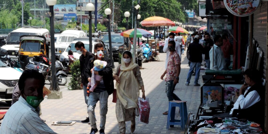 Traffic Jams seen roads as normal activities resumed in Srinagar