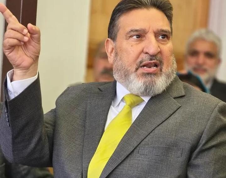 Apni Party District President Gowhar Hussain Wani re-elected as President of District Bar Association Shopian