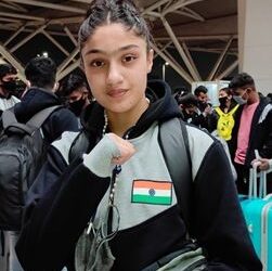 Advisor Farooq Khan greets Sadiq for winning Gold Medal in Moscow Wushu Stars Championship