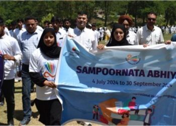 ACR B’la flags off marathon under Sampoornata Abhiyan at Eco Park B’la