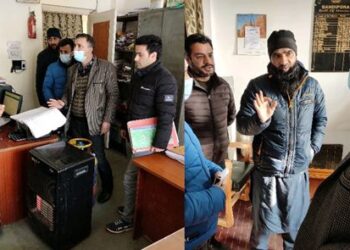 KH Impact: ADC Bandipora makes surprise inspection of Govt Offices, checks attendance of officers, officials