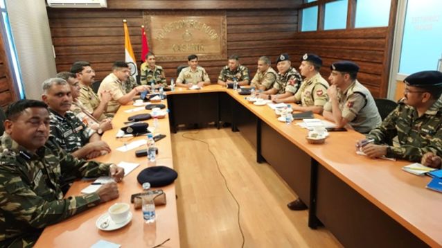 ADGP Kashmir chairs joint meeting of Police, CAPFs officers on Muharram
