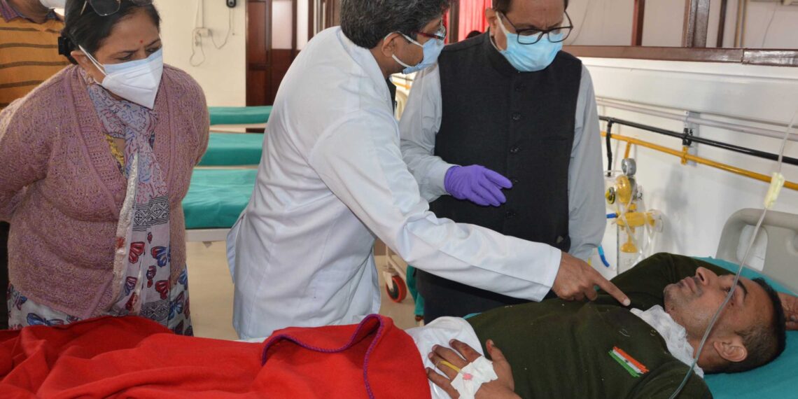 Advisor Bhatnagar meets injured JKP Jawans at GMC Jammu