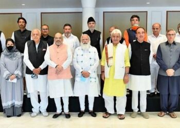 J&K all-party meeting underway at PMO, All invitees present
