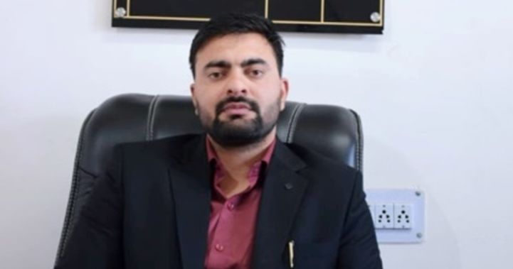 Aadil Manzoor Wani assumes charges as DIO B’pora