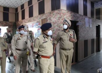 Addl. DGP, Railways J&K visits GRP Kashmir