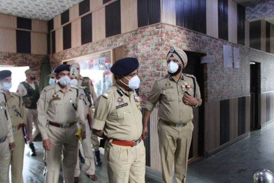 Addl. DGP, Railways J&K visits GRP Kashmir