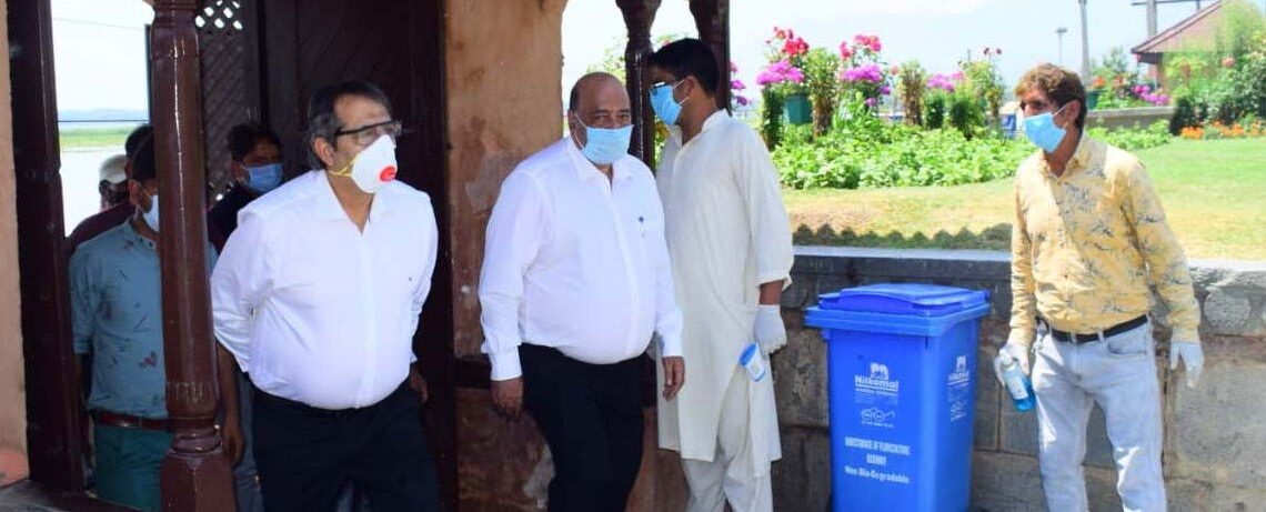 Advisor Baseer visits Nishat garden, stresses for strict compliance of Covid-19 guidelines