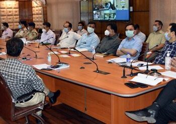 Advisor Baseer reviews arrangements for Amarnath Yatra