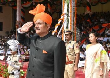 Advisor Bhatnagar hoists Tricolour at Jammu, Highlights Govt’s developmental initiatives