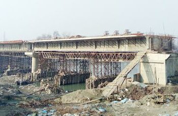 After tragedy, construction work on vital Gandbal bridge resumes after long delay