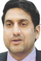 DC Srinagar inspects progress on construction work on Dalgate Bridge, pace of Macadamization Works in City