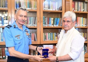 Air Vice Marshal Praveen Keshav Vohra meets LG