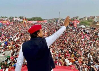 Akhilesh Yadav Gives “Welcome” To Mamata Banerjee, “0 Seats” To Congress