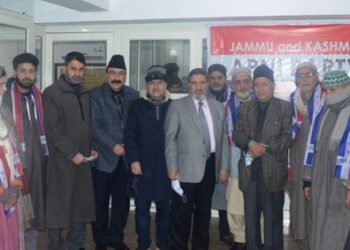 Altaf Bukhari welcomes Panchayat members of Pulwama’s Gangoo for joining JKAP