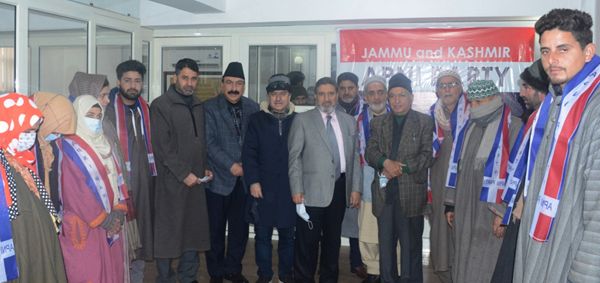 Altaf Bukhari welcomes Panchayat members of Pulwama’s Gangoo for joining JKAP