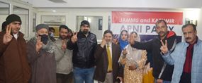 2 DDC members from Srinagar, Panchayat representatives join Apni Party