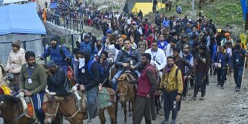 Seventh batch of over 9800 Amarnath Yatra pilgrims leaves from Jammu