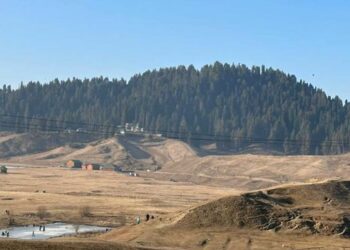 Amid dry spell, higher reaches likely to experience light snowfall today