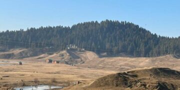 Amid dry spell, higher reaches likely to experience light snowfall today