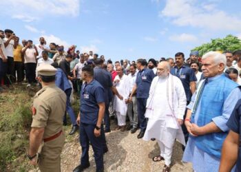Modi led Govt stands firmly with flood hit J&K people: Amit Shah
