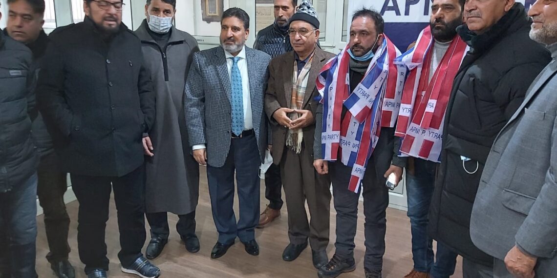 Altaf Bukhari welcomes DDC Member, Sarpanch for joining JKAP