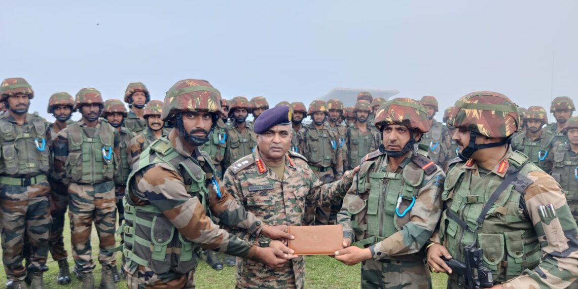 Army Chief Gen Manoj Pande Visits Forward Areas Along LoC