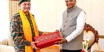 Army Chief calls on Ladakh LG in Leh