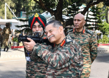 Army Chief chairs Tri-services meeting in Udhampur, reviews operational prepared