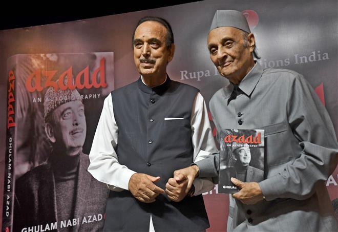 “Mufti misused my generosity to become CM in 2002” Says Azad in his autobiography