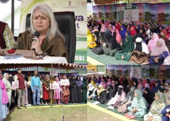 DC B’pora chairs ‘Maa se Guftagu’ at Bankoot under NashaMukt Abhiyan