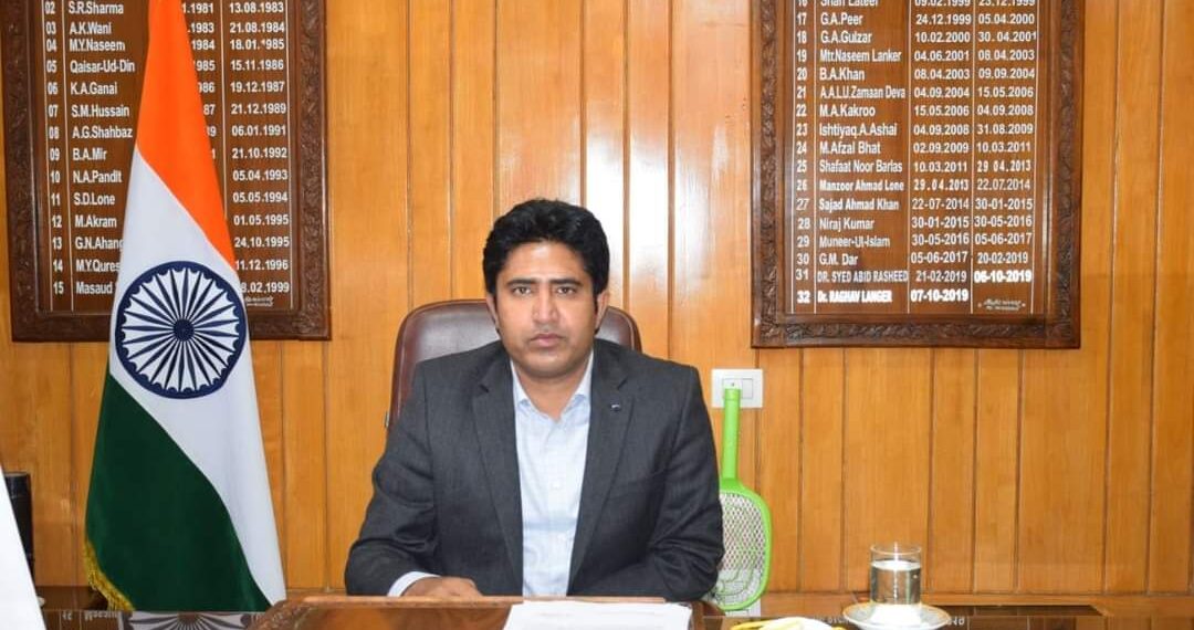 DEO Pulwama holds meeting with representatives of Pol Parties