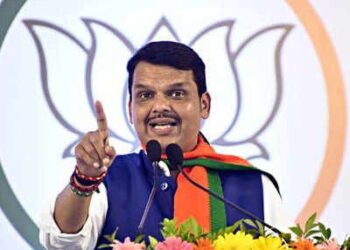 BJP’s Fadnavis attacks Cong for `becoming part of’ Gupkar alliance