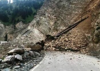 Bandipora-Gurez road closed for traffic