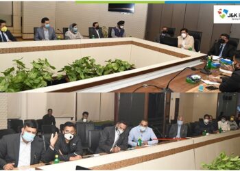 Survival and revival should go hand in hand: JK Bank Chairman tells Kashmir business leaders