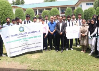 Baramulla College EVS dept observes World Environment Week
