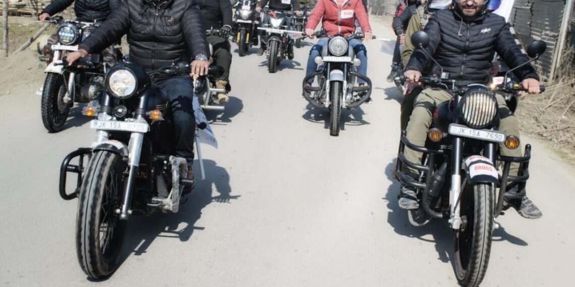 DC Bandipora participates in bike rally organised for awareness against drug abuse